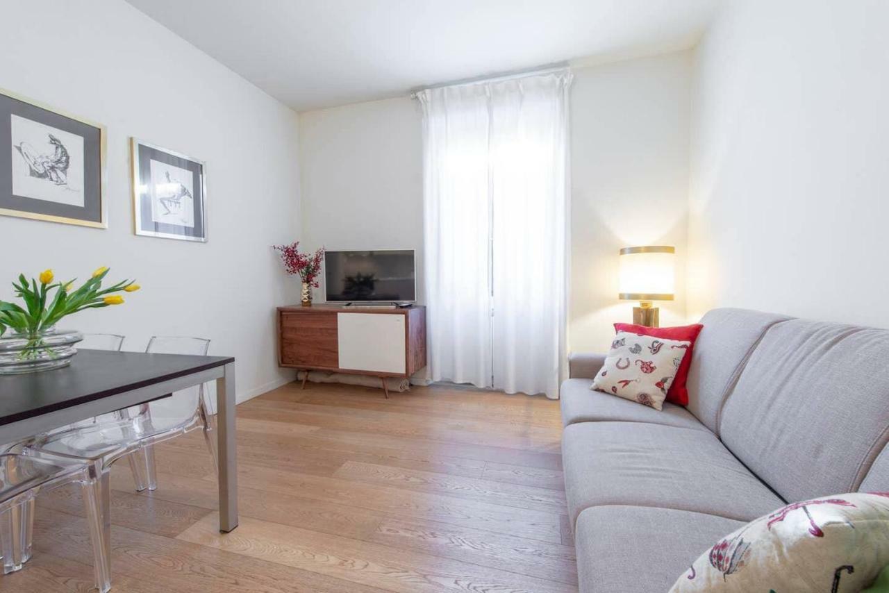 Joivy 1Br Apt In Isola With Stunning View To Bosco Verticale Mediolan Zewnętrze zdjęcie
