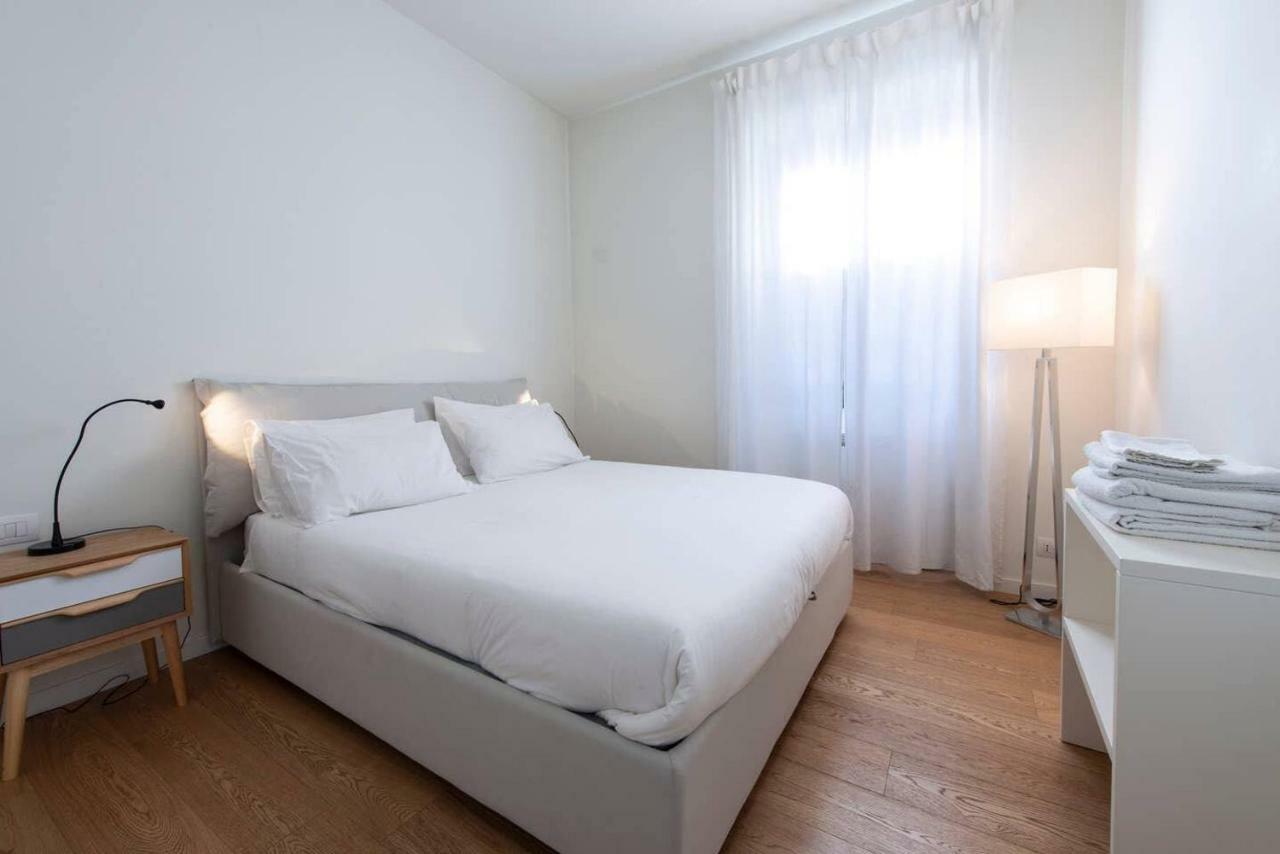 Joivy 1Br Apt In Isola With Stunning View To Bosco Verticale Mediolan Zewnętrze zdjęcie